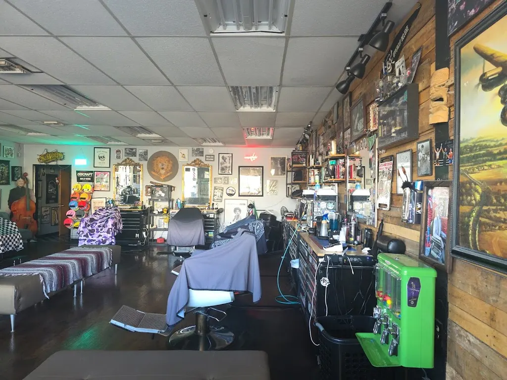 Lionshead Barber Shop — Barber shop in Norfolk